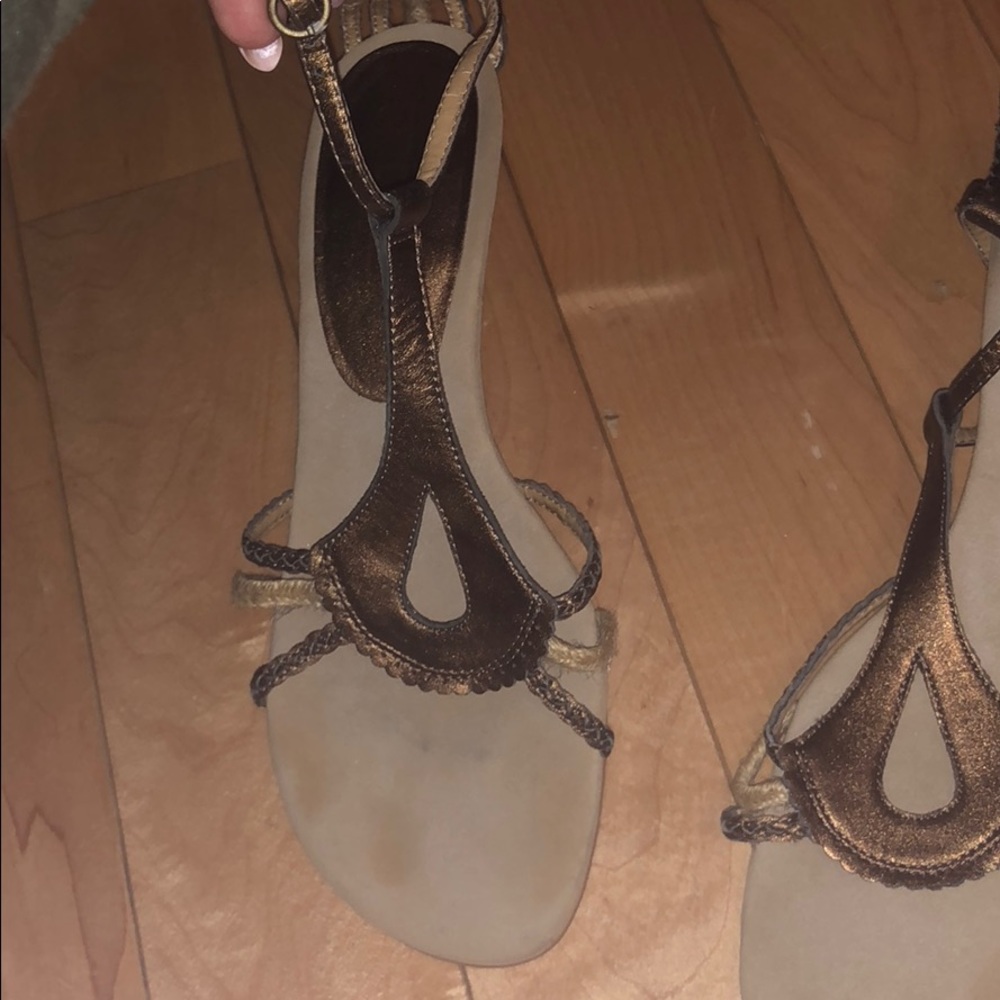 Heels - Picture 2 of 3